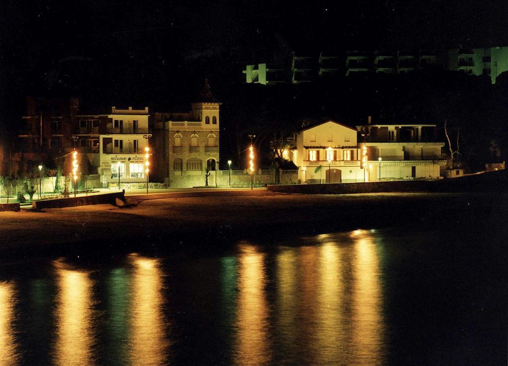 Hostal La Fosca Паламос Экстерьер фото
